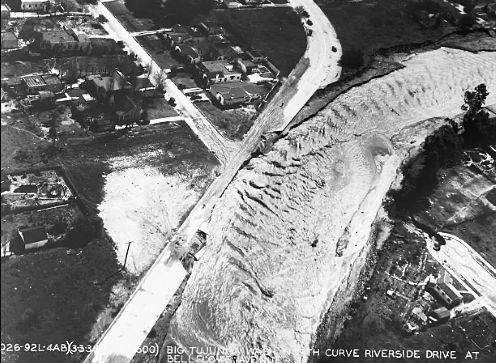 photo of 1938 flood destruction in Los Angeles