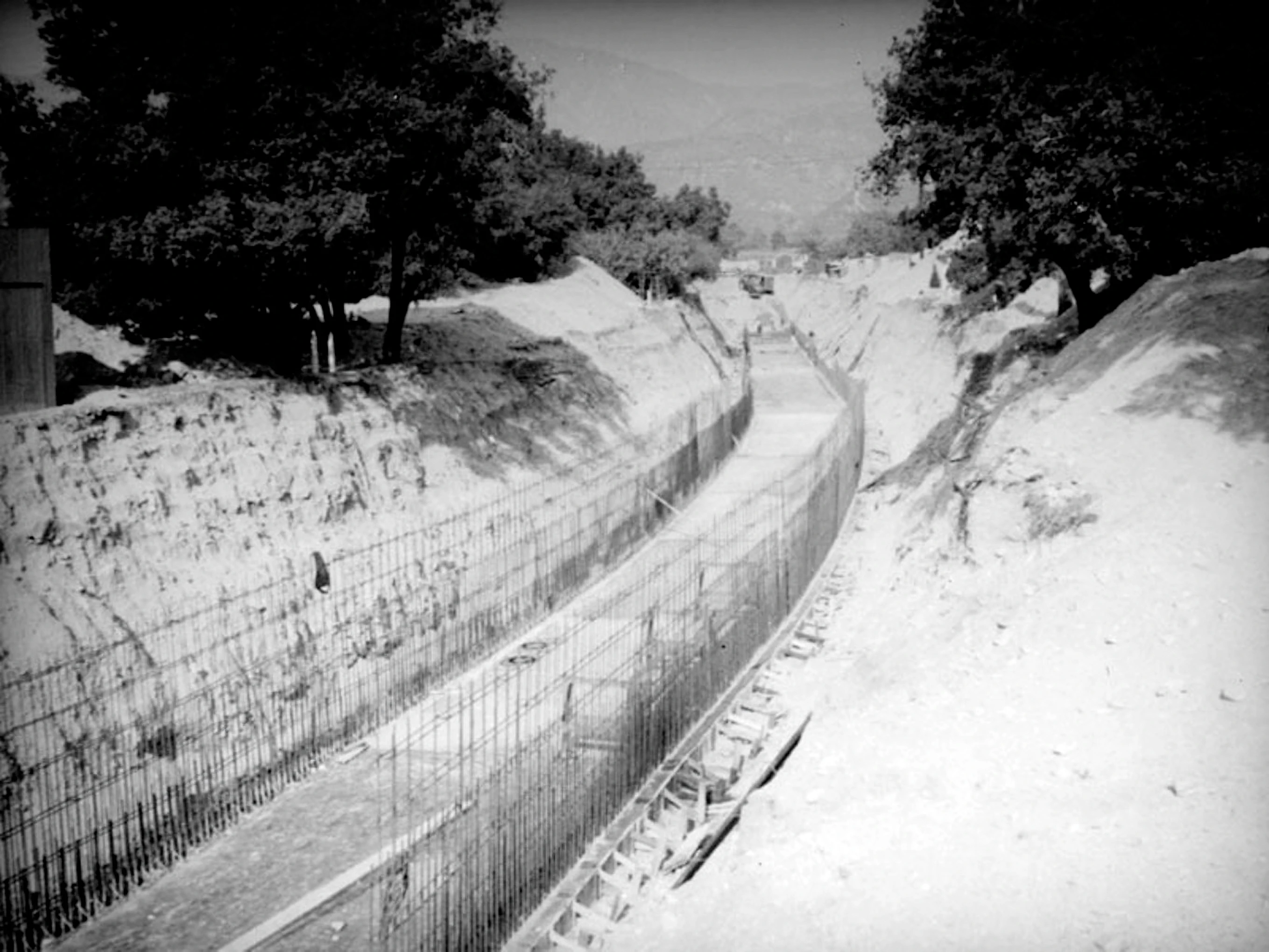 photo of the Tujunga Wash construction in 1937