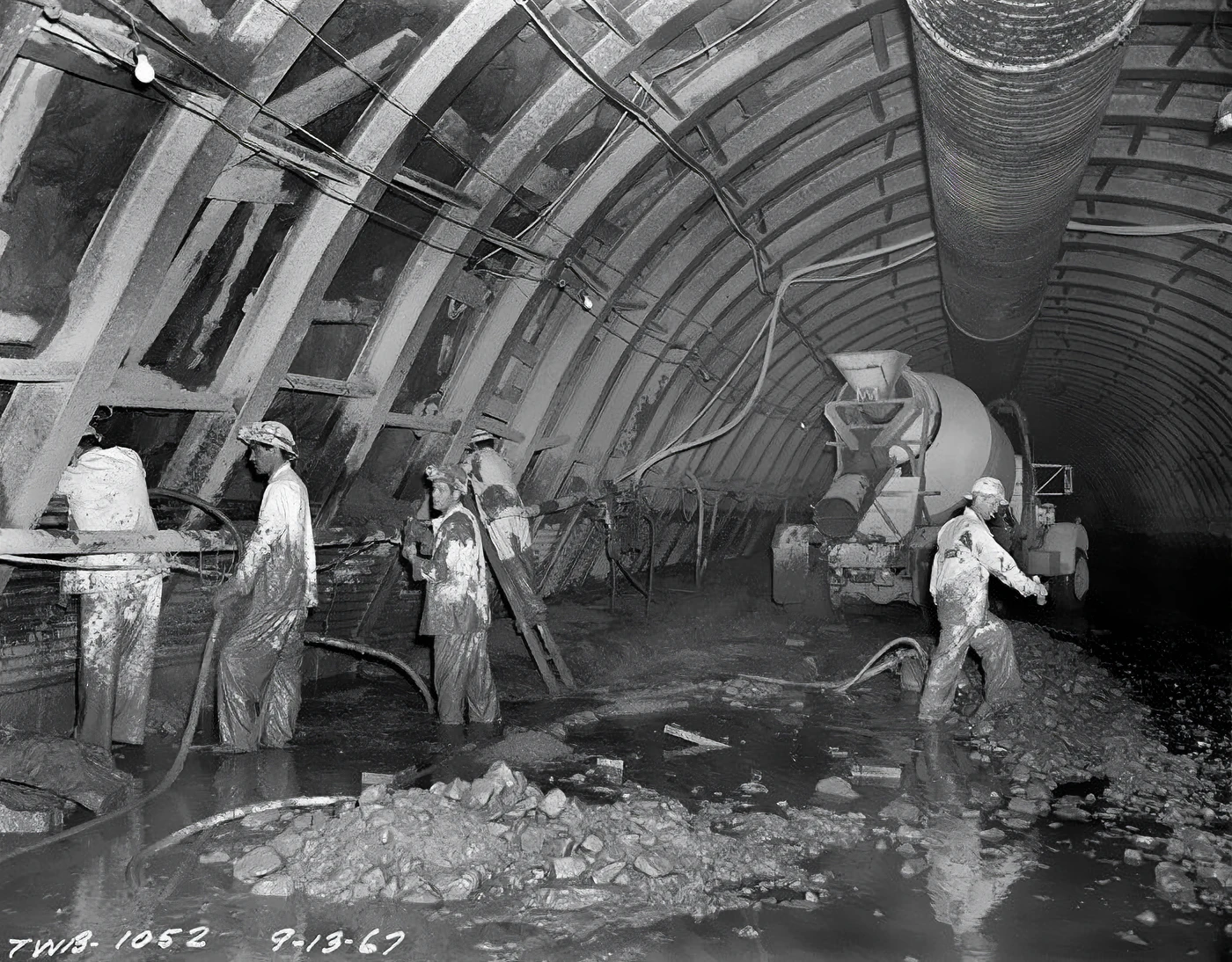 photo of the Tehachapi Tunnels construction